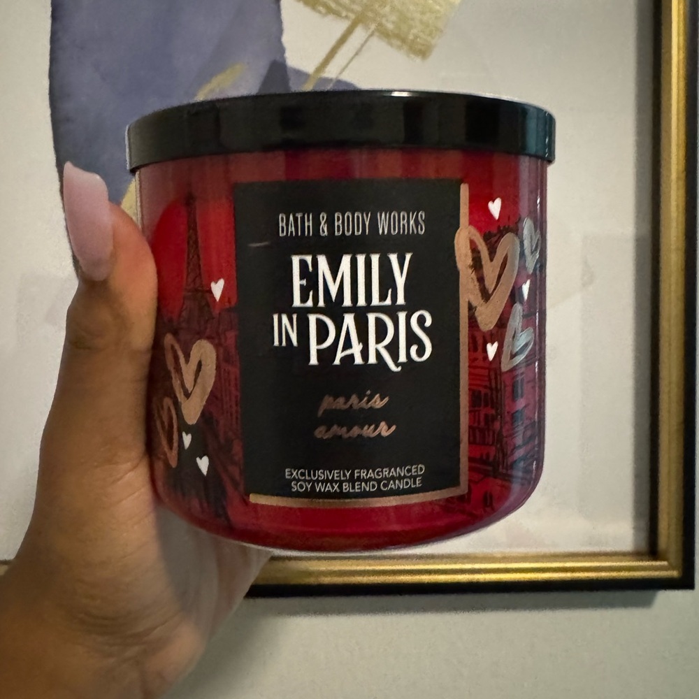 Bath & Body Works Emily in Paris Red Candle
